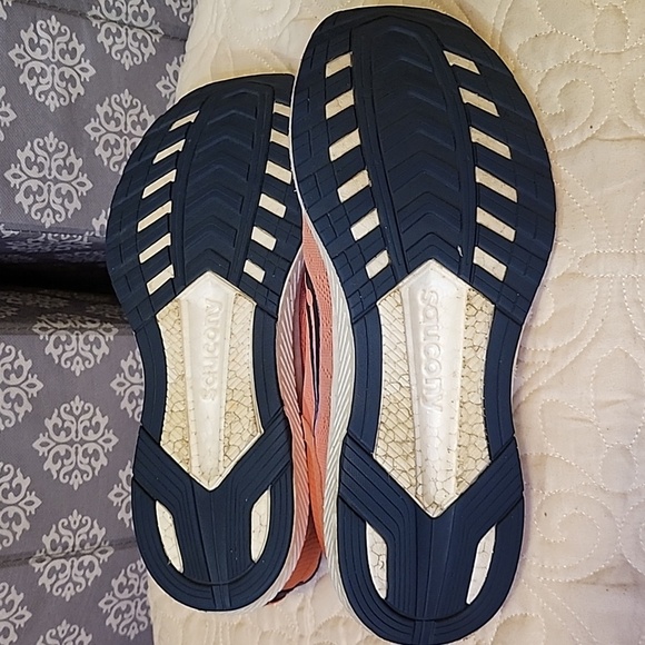 Saucony Freedom 5 Running Shoes Red W10 - Picture 5 of 10